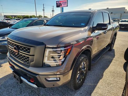 Used 2024 Nissan Titan PRO-4X w/ Pro-4x Convenience Package AWD/4WD image 3