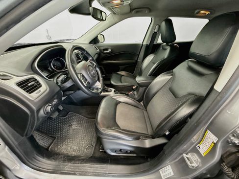 Used 2018 Jeep Compass Latitude w/ Popular Equipment Group AWD/4WD image 13