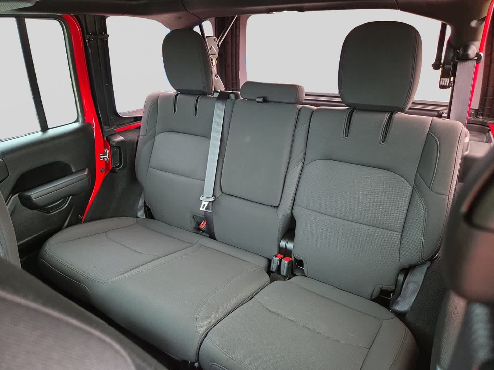 Used 2023 Jeep Wrangler Unlimited AWD/4WD image 18
