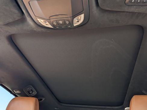 Used 2024 Chrysler Pacifica Pinnacle w/ Trailer Tow Group image 13