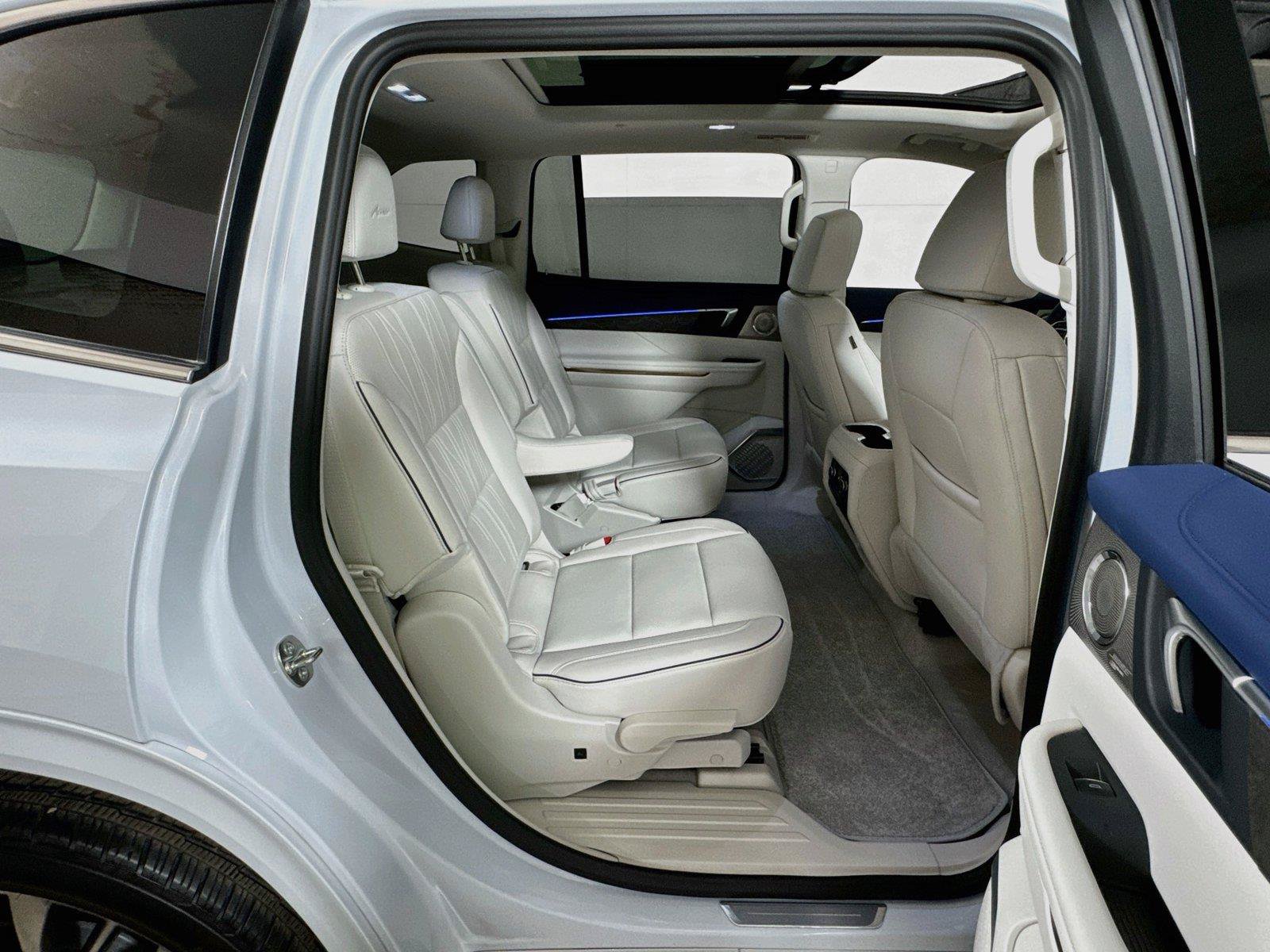 Used 2026 Buick Enclave Avenir w/ Super Cruise Package FWD image 28