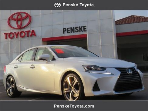 Used 2017 Lexus IS 200t image 1
