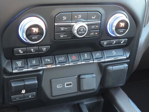 Used 2020 GMC Sierra 2500 Denali w/ Denali Ultimate Package image 25