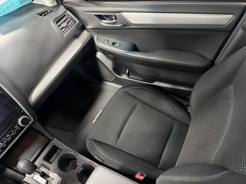 Used 2019 Subaru Outback 2.5i Premium AWD/4WD image 11