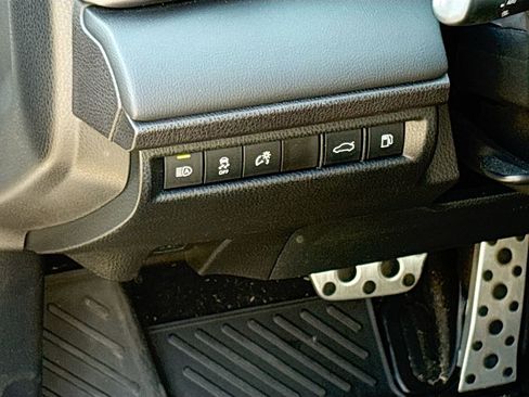 Used 2025 Toyota Camry XSE FWD image 11