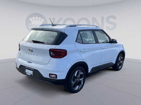 Used 2023 Hyundai Venue SEL w/ Cargo Package image 7