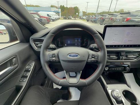 Certified 2024 Ford Escape ST-Line w/ Tech Pack #1 AWD/4WD image 15