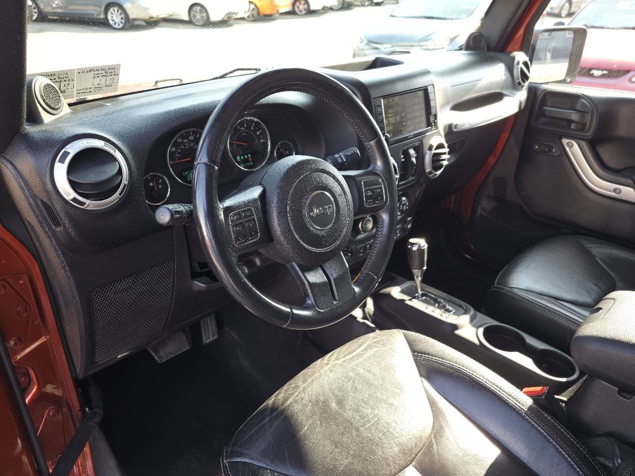 Used 2014 Jeep Wrangler Unlimited Sahara w/ Connectivity Group AWD/4WD image 10