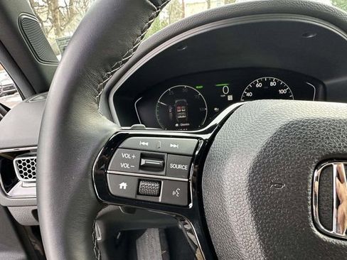 Used 2025 Honda Civic Sport image 29