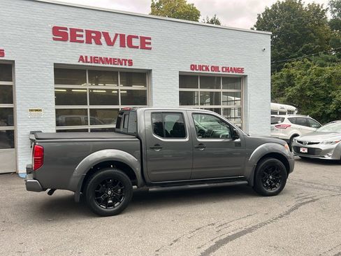 Used 2018 Nissan Frontier SV w/ Value Truck Package image 8