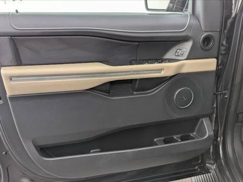 Used 2024 Ford Expedition Limited RWD image 13