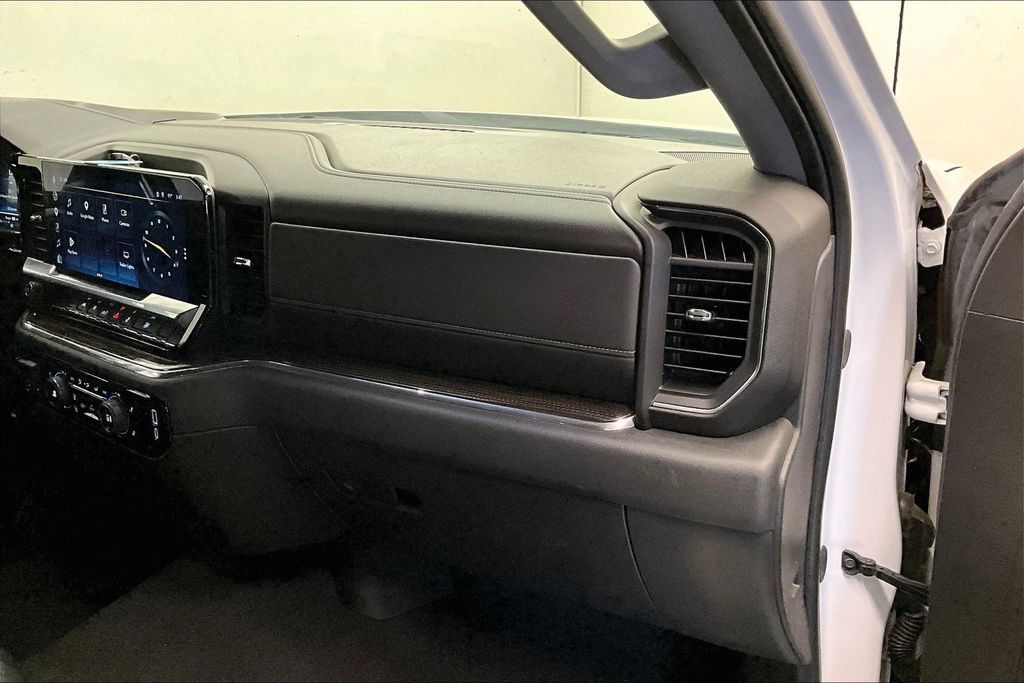 Used 2024 Chevrolet Silverado 1500 RST AWD/4WD image 15