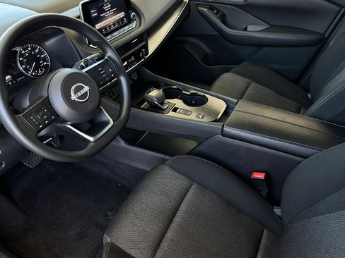 Used 2024 Nissan Rogue SV FWD image 9