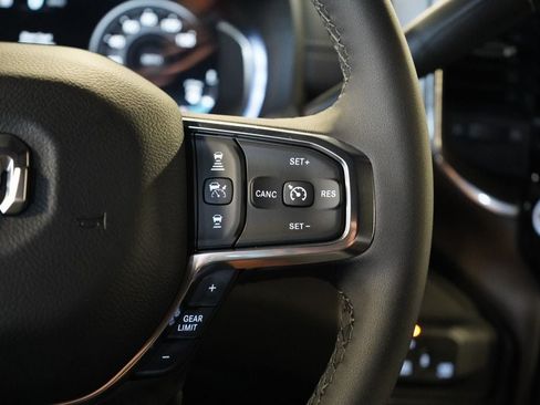 New 2026 RAM 2500 Laramie AWD/4WD image 14
