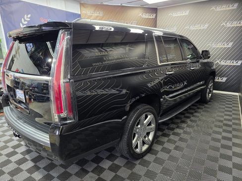 Used 2018 Cadillac Escalade ESV Luxury image 19