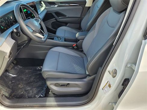 New 2026 Volkswagen Tiguan SE image 11