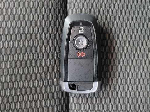 Used 2018 Ford Explorer XLT FWD image 32