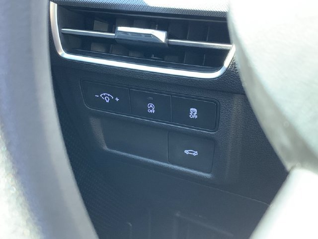 Used 2025 Hyundai Sonata SE FWD image 11