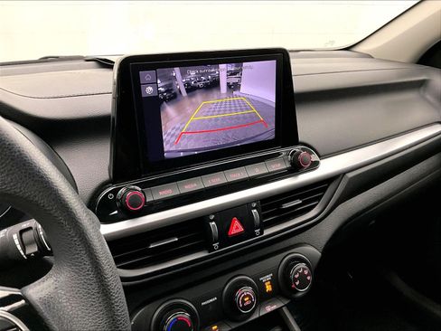 Used 2024 Kia Forte LXS w/ LXS Technology Package FWD image 29