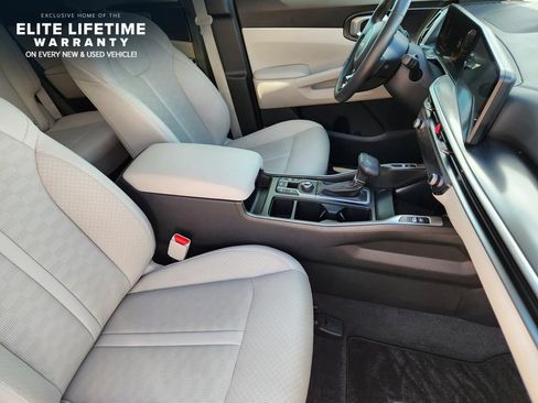 Certified 2025 Kia Sorento EX w/ Panoramic Sunroof Package FWD image 11