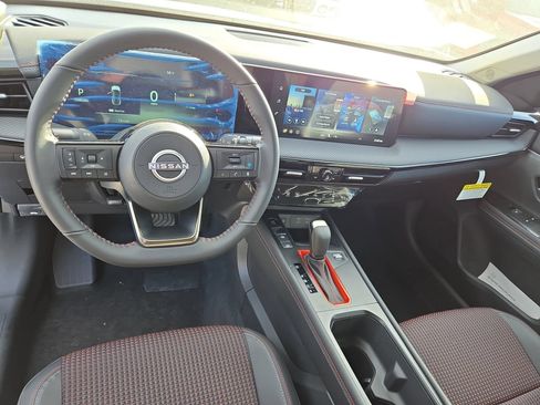 New 2026 Nissan Kicks SR w/ Cold Weather Package AWD/4WD image 34