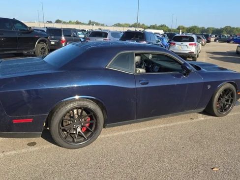 Used 2016 Dodge Challenger SRT Hellcat RWD image 4