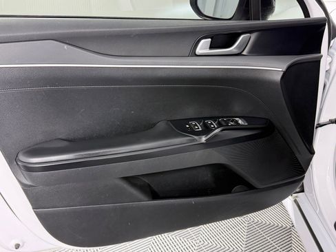 Used 2023 Kia K5 GT-Line image 13