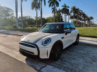 Used 2023 MINI Cooper 4-Door Hardtop FWD video 2