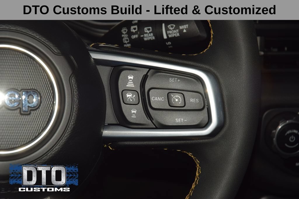 Used 2024 Jeep Wrangler Unlimited Sahara w/ Technology Group AWD/4WD image 36