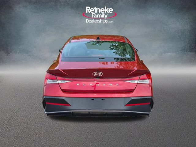 Used 2024 Hyundai Elantra SEL w/ Convenience Package FWD image 6