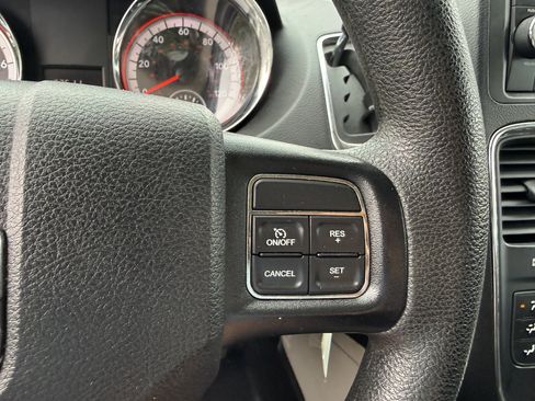 Used 2013 Dodge Grand Caravan SE FWD image 20