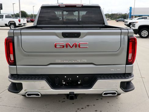 New 2026 GMC Sierra 1500 SLT image 5