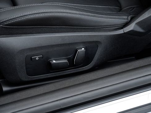 Used 2025 BMW M240i Coupe w/ Premium Package RWD image 35