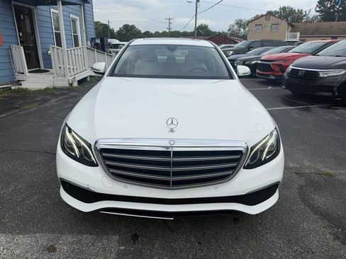 Used 2017 Mercedes-Benz E 300 4MATIC image 3