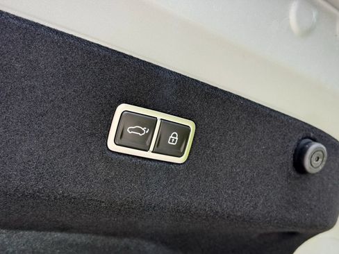 Used 2024 Hyundai Ioniq 6 SE RWD image 82