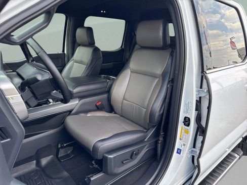 Used 2025 Ford F150 Lariat w/ Equipment Group 501A Mid image 12