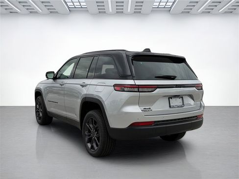 New 2025 Jeep Grand Cherokee Limited image 5