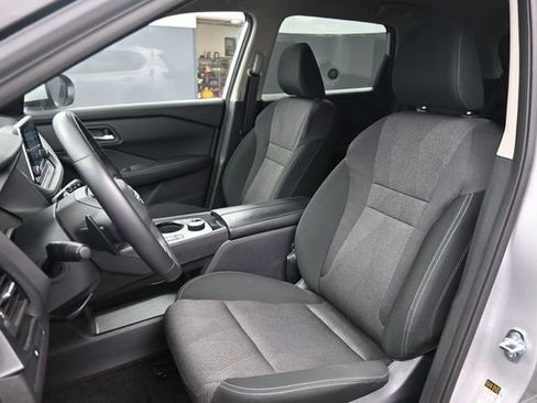 Used 2025 Nissan Rogue SV AWD/4WD image 21