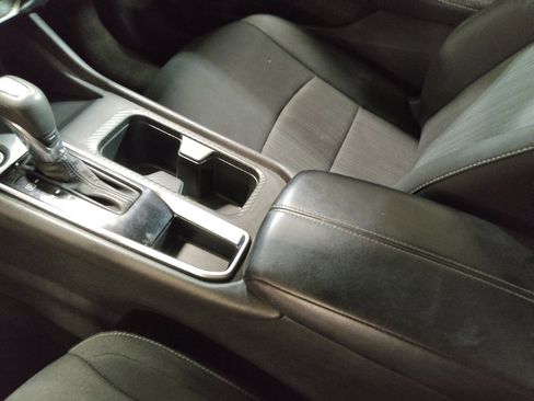 Used 2024 Nissan Sentra SV FWD image 26