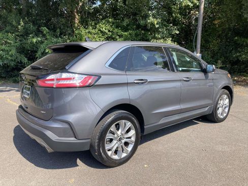 Used 2024 Ford Edge Titanium image 3