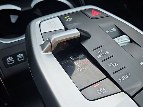 Used 2025 BMW X1 xDrive28i w/ Convenience Package image 31