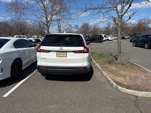 Used 2024 Honda CR-V EX image 4