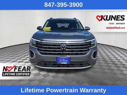 Used 2024 Volkswagen Atlas SE AWD/4WD image 2