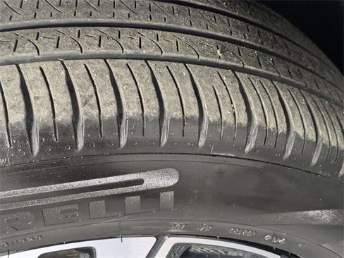 Used 2025 Volvo XC60 B5 Plus image 9