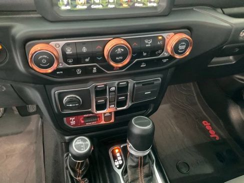 Used 2021 Jeep Gladiator Mojave AWD/4WD image 13