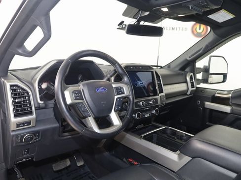 Used 2022 Ford F250 Lariat w/ Chrome Package image 26