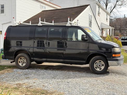 Used 2014 GMC Savana 2500 image 24