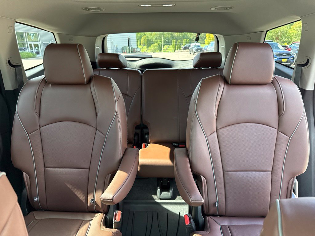 Used 2020 Buick Enclave Avenir w/ Avenir Technology Package AWD/4WD image 13