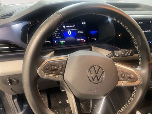 Used 2022 Volkswagen Taos SE image 22