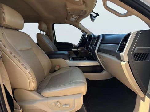 Used 2019 Ford F350 Lariat w/ Lariat Value Package AWD/4WD image 16